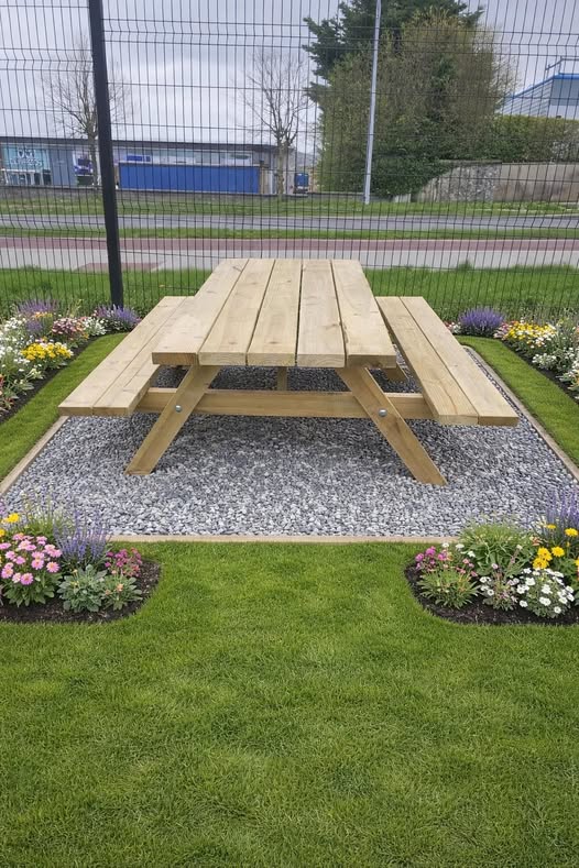 Heavy Duty Garden Table with Pointed Edges
